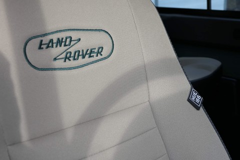 Land Rover Defender 90 HARD TOP SWB 28