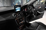 Mercedes-Benz GLA Class GLA 200 D SPORT 4