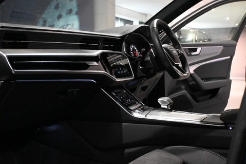 Audi A6 AVANT TFSI S LINE BLACK EDITION MHEV 5