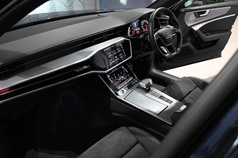 Audi A6 AVANT TFSI S LINE BLACK EDITION MHEV 30