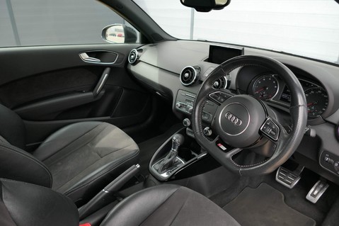 Audi A1 TFSI BLACK EDITION 14