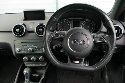 Audi A1 TFSI BLACK EDITION 15