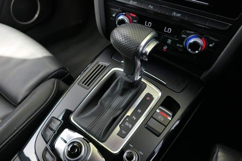 Audi A4 AVANT TFSI QUATTRO BLACK EDITION 24