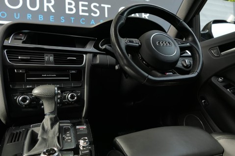 Audi A4 AVANT TFSI QUATTRO BLACK EDITION 32