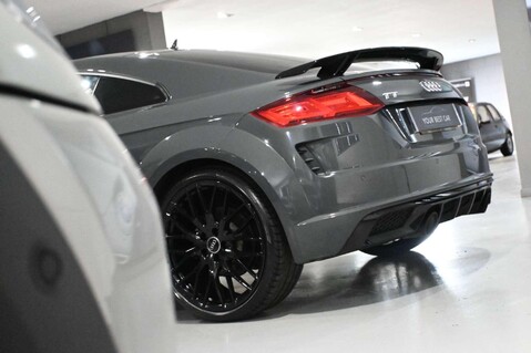 Audi TT TFSI BLACK EDITION 2