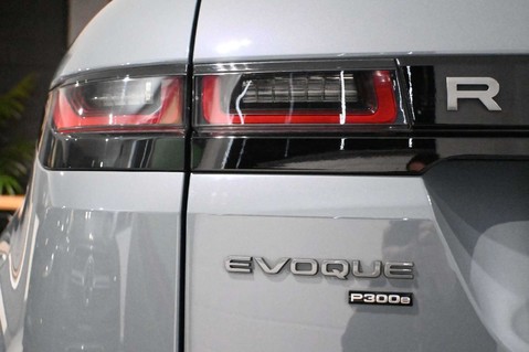 Land Rover Range Rover Evoque R-DYNAMIC HSE 32