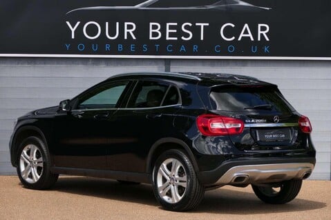 Mercedes-Benz GLA GLA 200 D SPORT 9