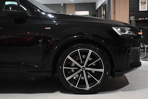 Audi Q7 TFSI QUATTRO S LINE BLACK EDITION MHEV 5