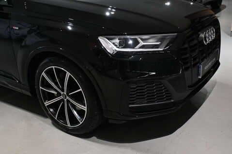 Audi Q7 TFSI QUATTRO S LINE BLACK EDITION MHEV 11