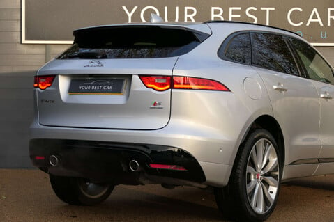 Jaguar F-Pace 3.0 F-PACE V6 S AWD D Auto 4WD 5dr 9