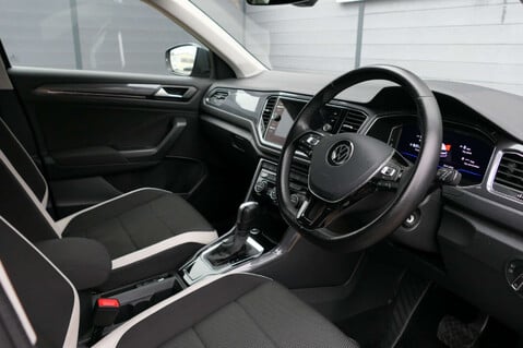 Volkswagen T-Roc 1.5 T-Roc SEL TSi Evo Semi-Auto 5dr 4