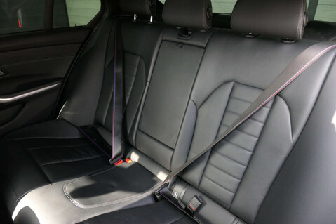 BMW 3 Series 3.0 M340D xDrive MHEV Auto 4WD 4dr 6