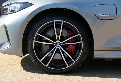 BMW 3 Series 2.0 330e 12kWh M Sport Touring 5dr Petrol Plug-in Hybrid Auto Euro 6 (s/s) 9