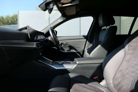 BMW 3 Series M SPORT AUTO 30