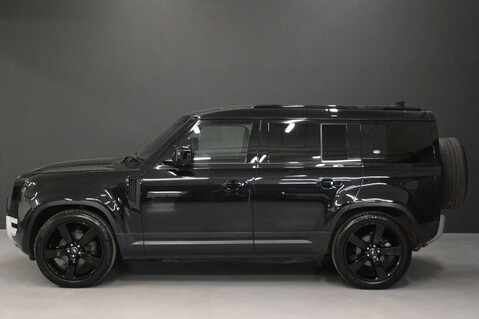 Land Rover Defender 3.0 Defender HSE D MHEV Auto 4WD 5dr 24
