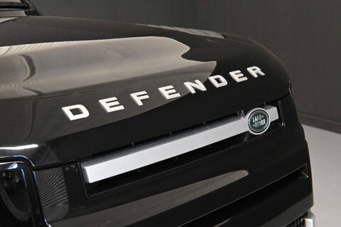 Land Rover Defender 3.0 Defender HSE D MHEV Auto 4WD 5dr 9