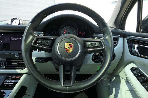 Porsche Macan 2.9 Macan S Semi-Auto 4WD 5dr 28