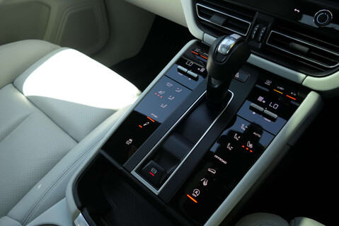 Porsche Macan 2.9 Macan S Semi-Auto 4WD 5dr 30