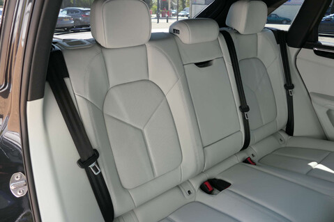 Porsche Macan 2.9 Macan S Semi-Auto 4WD 5dr 6