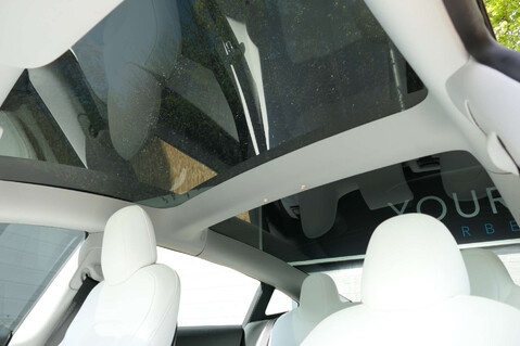 Tesla Model 3 Model 3 Long Range AWD 4WD 4dr 21