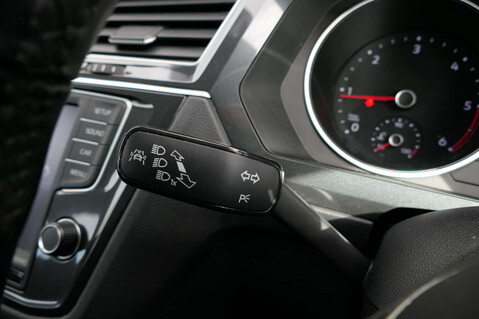 Volkswagen Tiguan 2.0 TDI BlueMotion Tech S SUV 5dr Diesel DSG 4Motion Euro 6 (s/s) (150 ps) 38