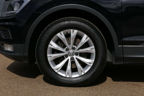 Volkswagen Tiguan 2.0 TDI BlueMotion Tech S SUV 5dr Diesel DSG 4Motion Euro 6 (s/s) (150 ps) 9