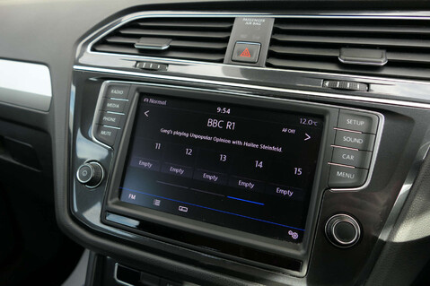 Volkswagen Tiguan 2.0 TDI BlueMotion Tech S SUV 5dr Diesel DSG 4Motion Euro 6 (s/s) (150 ps) 34