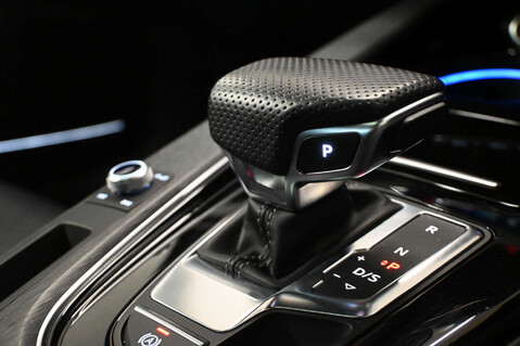 Audi A4 2.0 A4 Vorsprung 40 TDI MHEV Q Semi-Auto 4WD 5dr 10