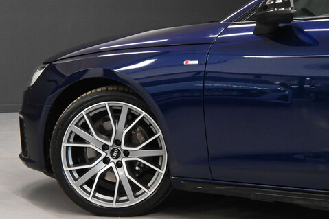 Audi A4 2.0 A4 Vorsprung 40 TDI MHEV Q Semi-Auto 4WD 5dr 9