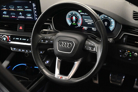 Audi A4 2.0 A4 Vorsprung 40 TDI MHEV Q Semi-Auto 4WD 5dr 38
