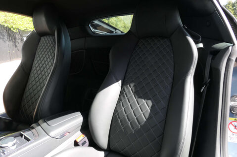 Audi R8 5.2 R8 Performance Carbon Black V10 Quattro Semi-Auto 4WD 2dr 6