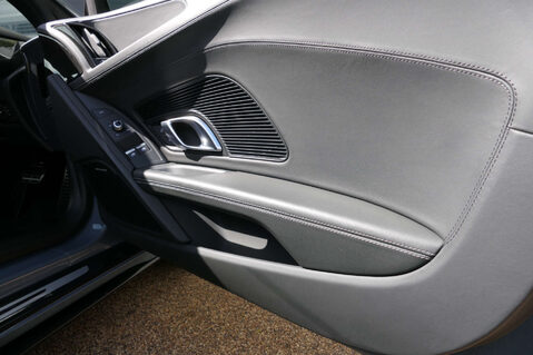 Audi R8 5.2 R8 Performance Carbon Black V10 Quattro Semi-Auto 4WD 2dr 23