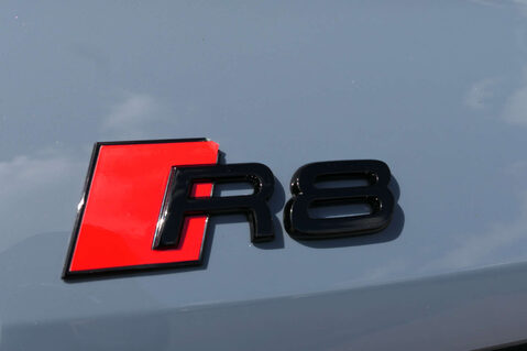 Audi R8 5.2 R8 Performance Carbon Black V10 Quattro Semi-Auto 4WD 2dr 9