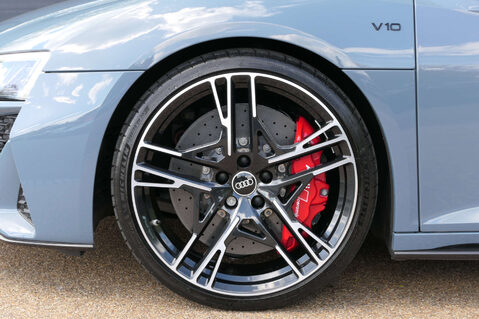 Audi R8 5.2 R8 Performance Carbon Black V10 Quattro Semi-Auto 4WD 2dr 12