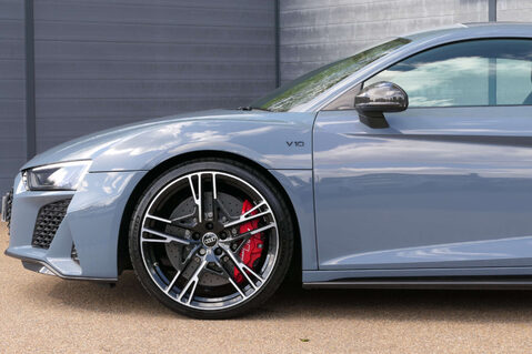 Audi R8 5.2 R8 Performance Carbon Black V10 Quattro Semi-Auto 4WD 2dr 13