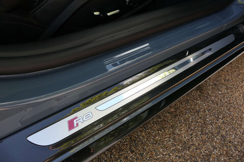 Audi R8 5.2 R8 Performance Carbon Black V10 Quattro Semi-Auto 4WD 2dr 22