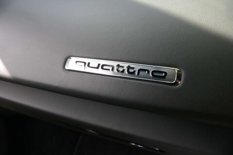 Audi R8 5.2 R8 Performance Carbon Black V10 Quattro Semi-Auto 4WD 2dr 27