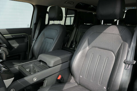 Land Rover Defender 3.0 D250 MHEV X-Dynamic HSE SUV 5dr Diesel Auto 4WD Euro 6 (s/s) (250 ps) 5