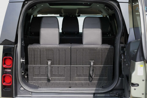 Land Rover Defender 3.0 D250 MHEV X-Dynamic HSE SUV 5dr Diesel Auto 4WD Euro 6 (s/s) (250 ps) 10