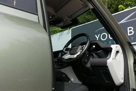 Land Rover Defender 3.0 D250 MHEV X-Dynamic HSE SUV 5dr Diesel Auto 4WD Euro 6 (s/s) (250 ps) 11