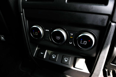 Land Rover Defender 3.0 D250 MHEV X-Dynamic HSE SUV 5dr Diesel Auto 4WD Euro 6 (s/s) (250 ps) 19
