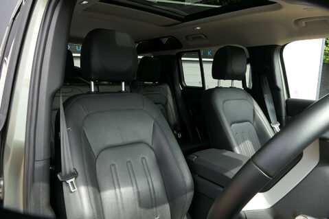 Land Rover Defender 3.0 D250 MHEV X-Dynamic HSE SUV 5dr Diesel Auto 4WD Euro 6 (s/s) (250 ps) 23