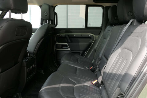 Land Rover Defender 3.0 D250 MHEV X-Dynamic HSE SUV 5dr Diesel Auto 4WD Euro 6 (s/s) (250 ps) 28