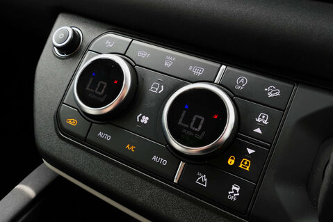 Land Rover Defender 3.0 D250 MHEV X-Dynamic HSE SUV 5dr Diesel Auto 4WD Euro 6 (s/s) (250 ps) 29