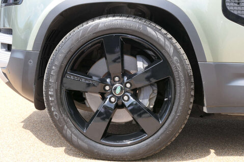 Land Rover Defender 3.0 D250 MHEV X-Dynamic HSE SUV 5dr Diesel Auto 4WD Euro 6 (s/s) (250 ps) 48