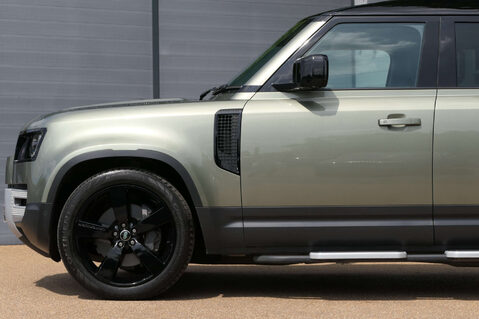 Land Rover Defender 3.0 D250 MHEV X-Dynamic HSE SUV 5dr Diesel Auto 4WD Euro 6 (s/s) (250 ps) 49