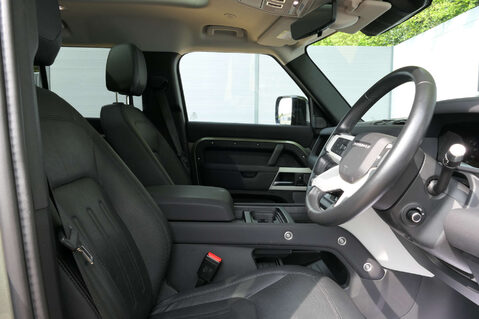 Land Rover Defender 3.0 D250 MHEV X-Dynamic HSE SUV 5dr Diesel Auto 4WD Euro 6 (s/s) (250 ps) 12