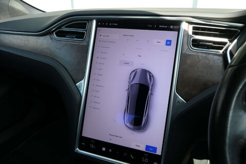 Tesla Model S ModeL S 75D 4WD 5dr 29