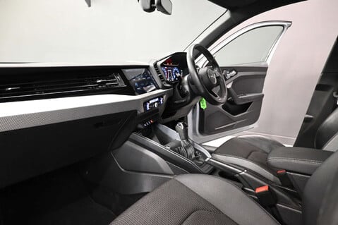 Audi A1 1.0 A1 Sportback 30 TFSI S Line Semi-Auto 5dr 25