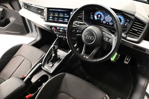 Audi A1 1.0 A1 Sportback 30 TFSI S Line Semi-Auto 5dr 9
